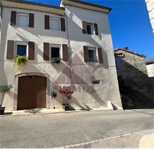 appartement à la vente -   07460  BERRIAS-ET-CASTELJAU, surface 187 m2 vente appartement - APR730991